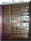 library1.jpg (38969 bytes)